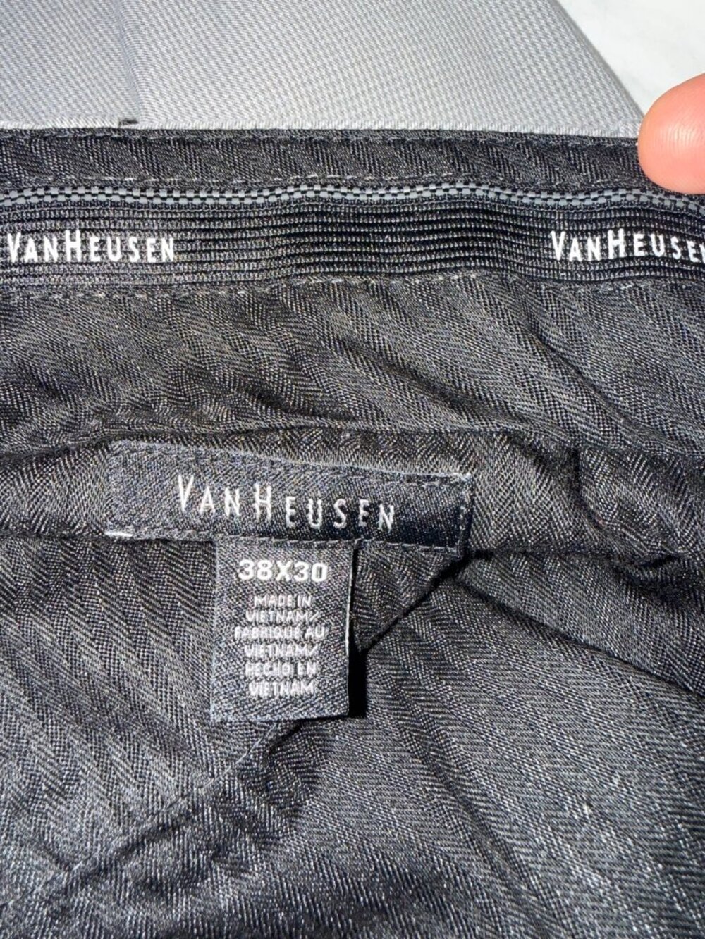 Van Heusen Dress Pants 38x30 Gray